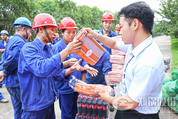 鄭州高新區(qū)黨工委、管委會(huì)到鄭鍋開(kāi)展送清涼慰問(wèn)活動(dòng)